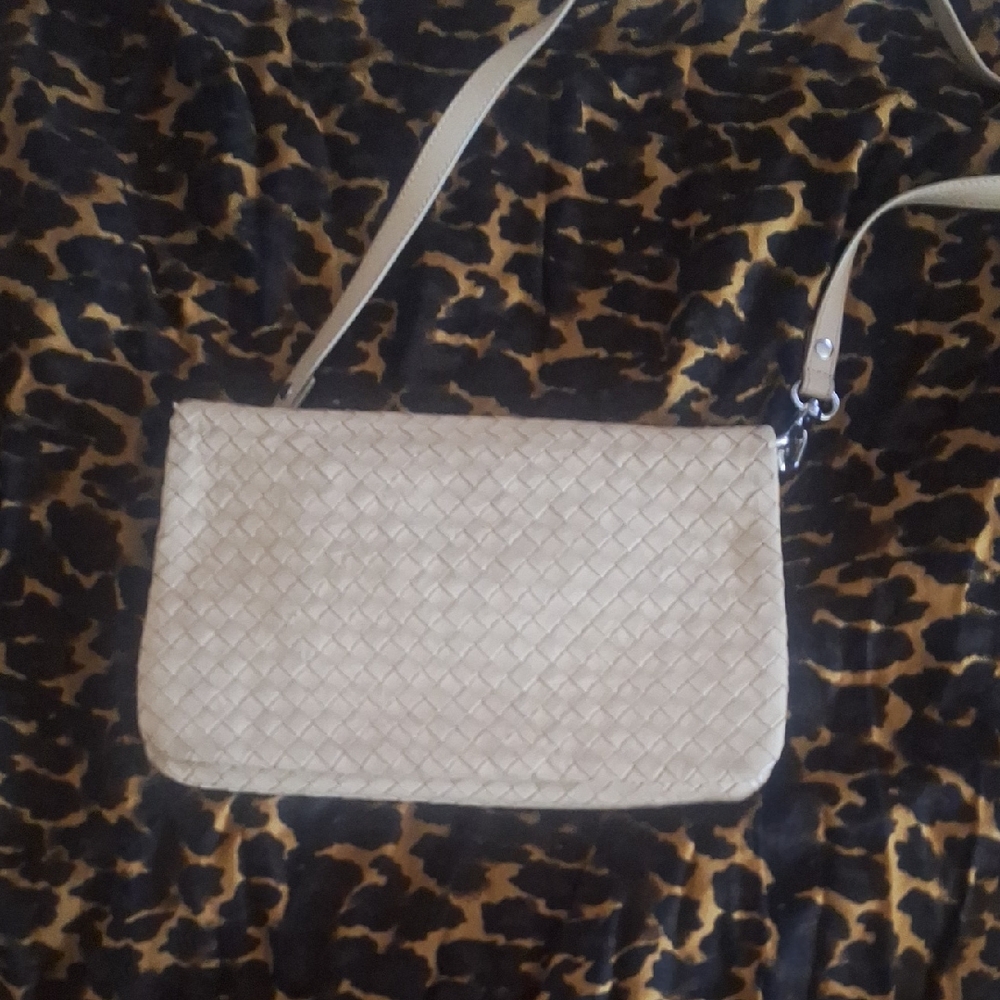 Elegant Cream Woven Shoulder Bag